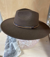Load image into Gallery viewer, Hat Western Style 2 colours
